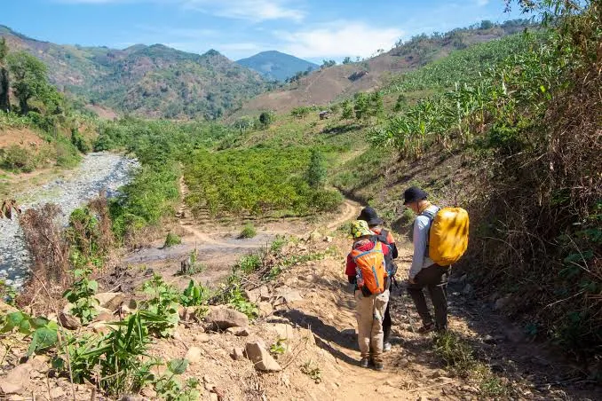 TREKKING.jpeg