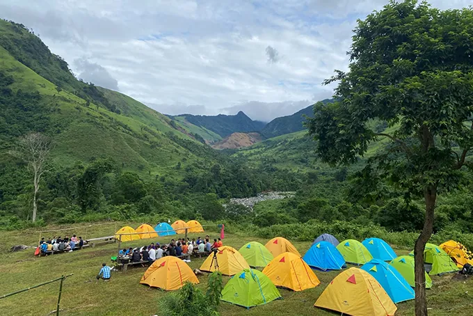 cắm trại giữa thiên nhiên.jpg